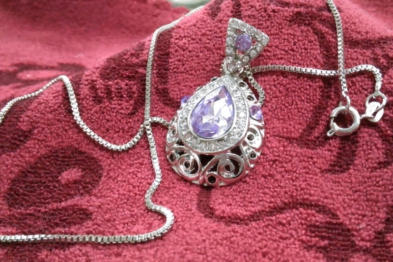 Ornamentový náhrdelník