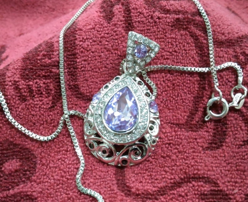 Ornamentový náhrdelník